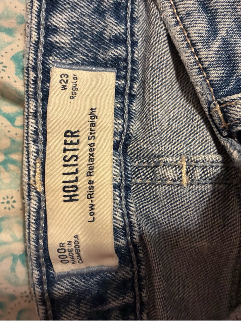 Hollister Women's Faded Light Blue Low-Rise Straight Jeans
